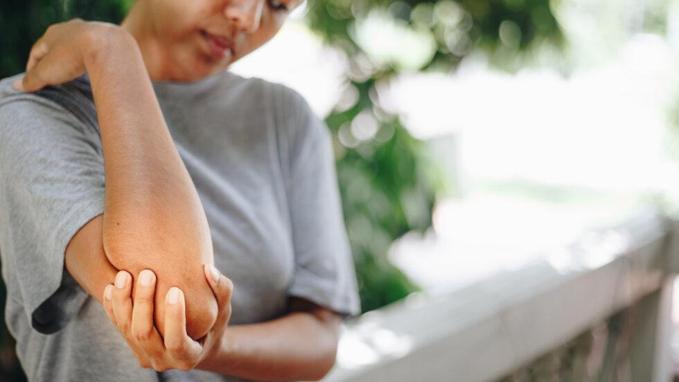 Is My Elbow Broken? Signs, Symptoms & When to Seek Care