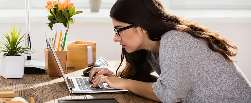 How Can I Stay Healthy When I Work at a Desk?