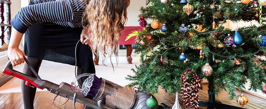 How Can I Stay Clean While Decorating for the Winter?